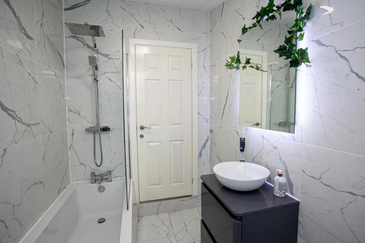 The Safari House - Your Ultimate Relaxation Destination Manchester Zewnętrze zdjęcie